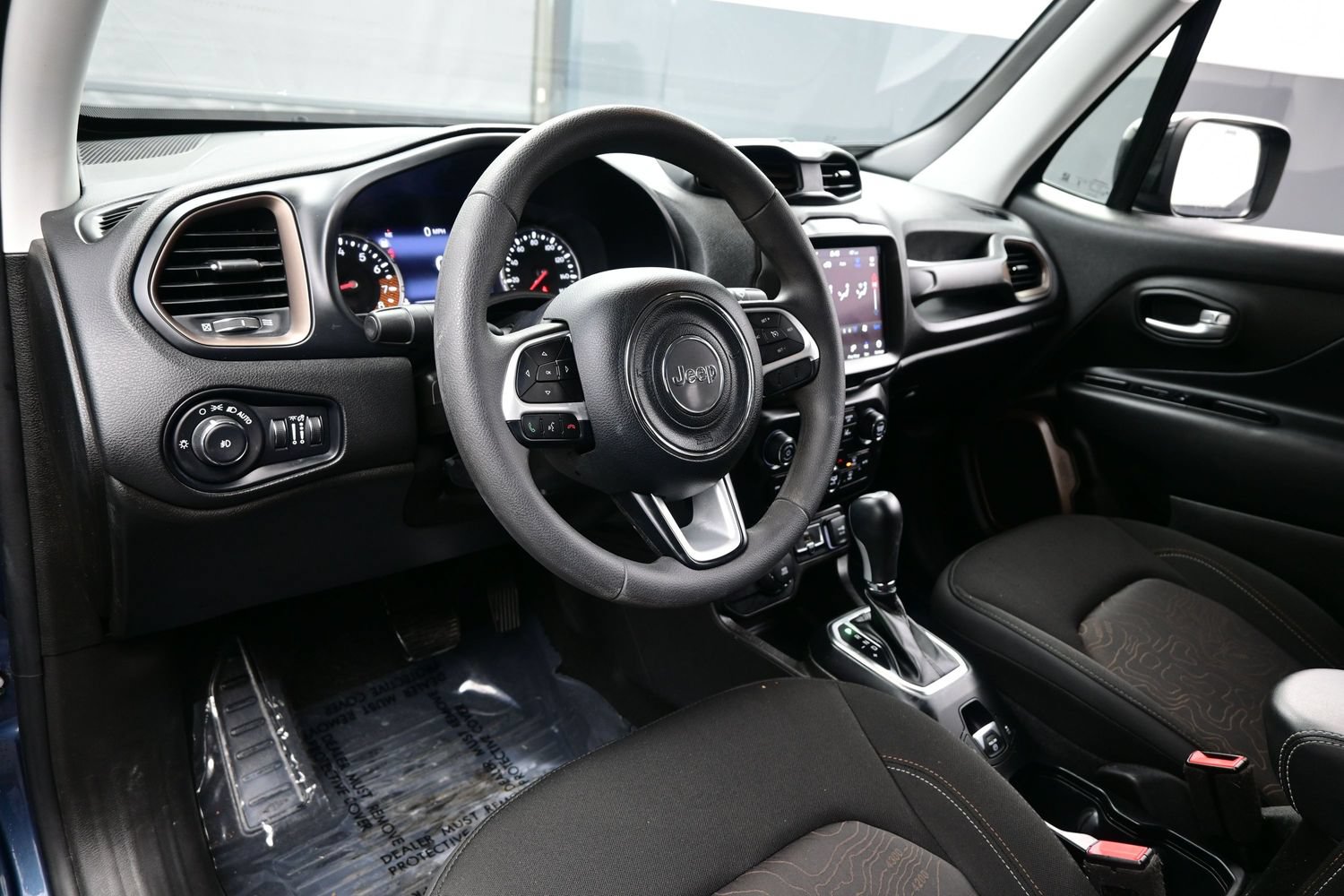 Used 2023 Jeep Renegade Latitude AWD/4WD image 14