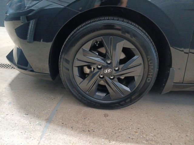 Used 2023 Hyundai Elantra SEL image 34