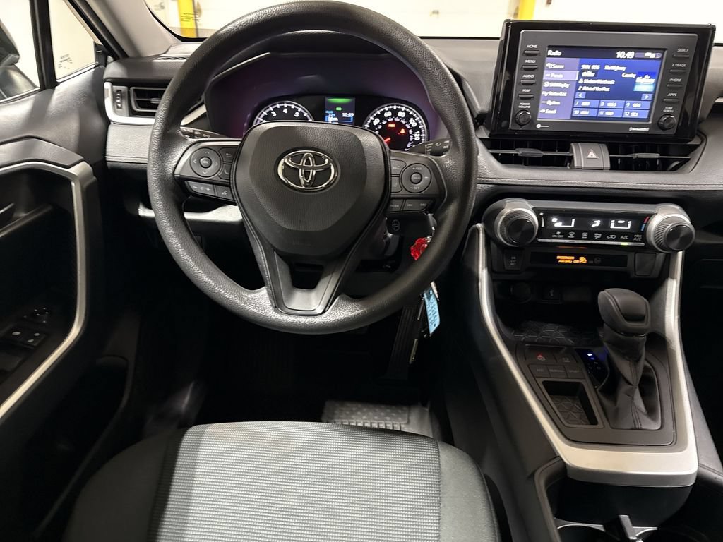 Used 2022 Toyota RAV4 LE FWD image 11