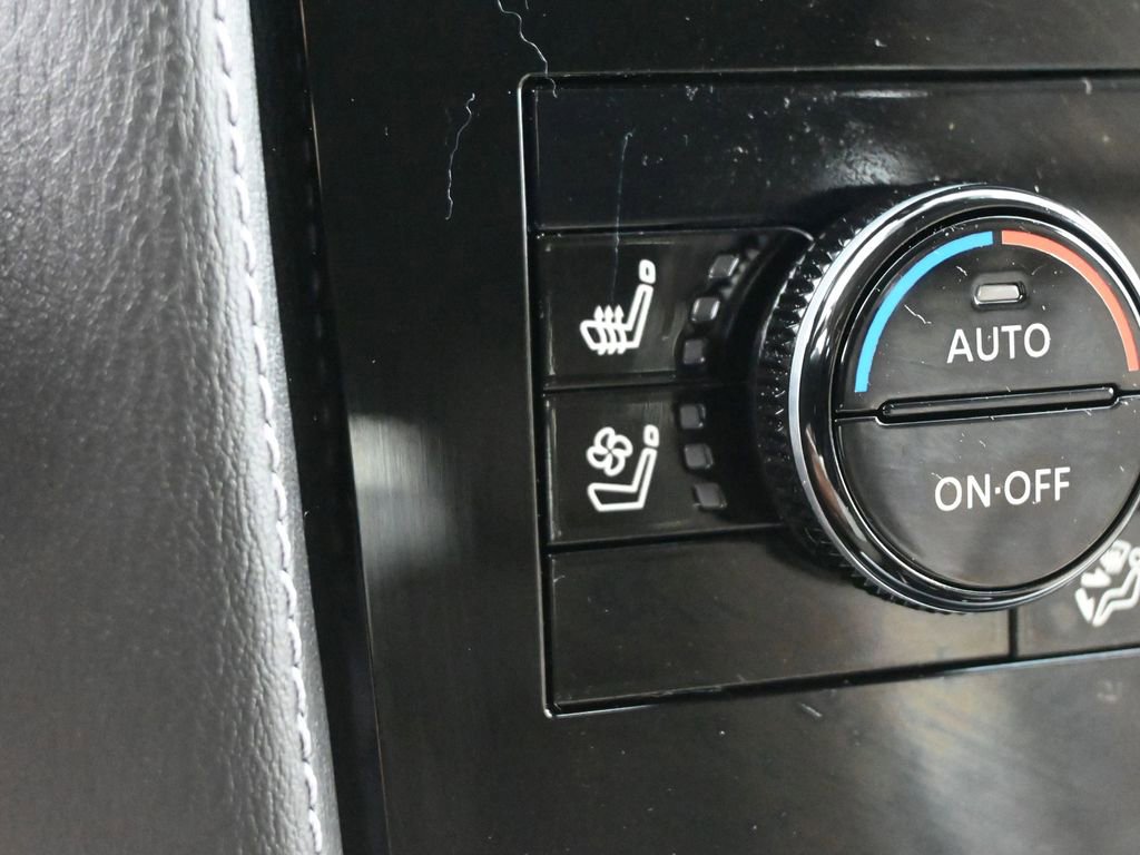 Used 2024 Nissan Armada Platinum w/ Captain's Chairs Package image 15