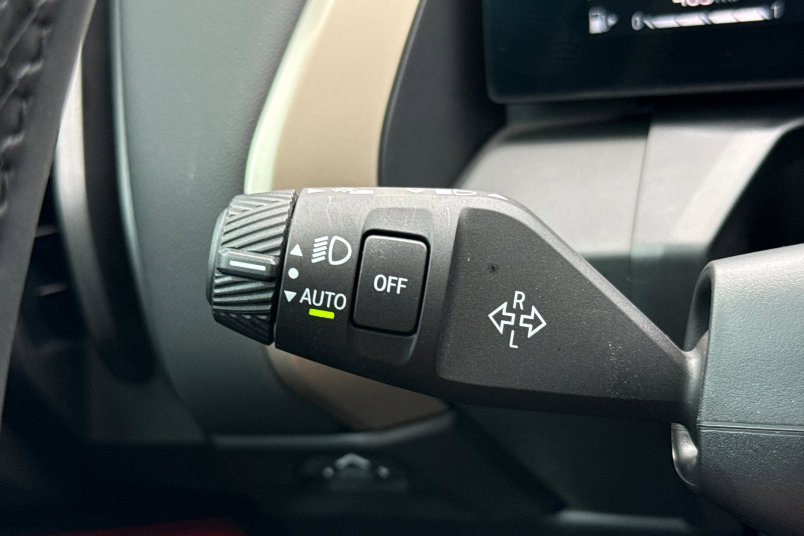 Used 2025 BMW X3 xDrive30i w/ Premium Package image 31