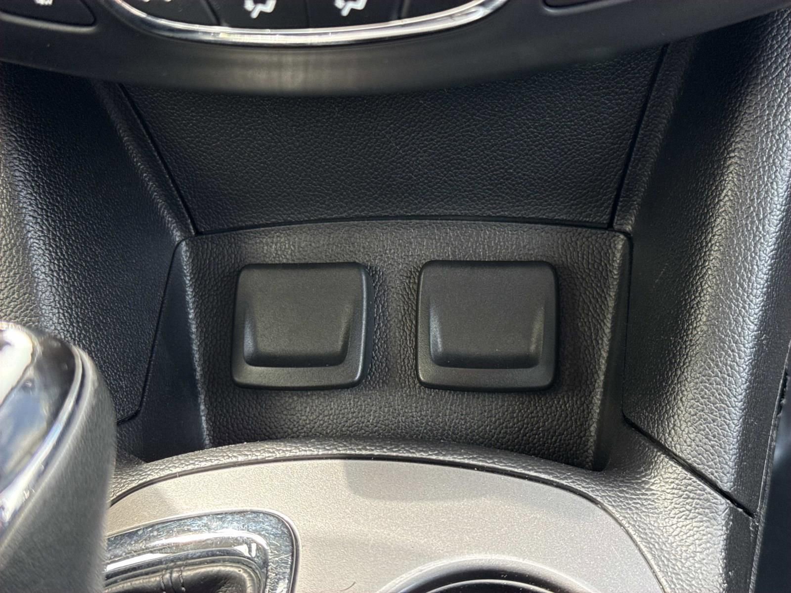 Used 2018 Chevrolet Cruze LT w/ Convenience Package image 12