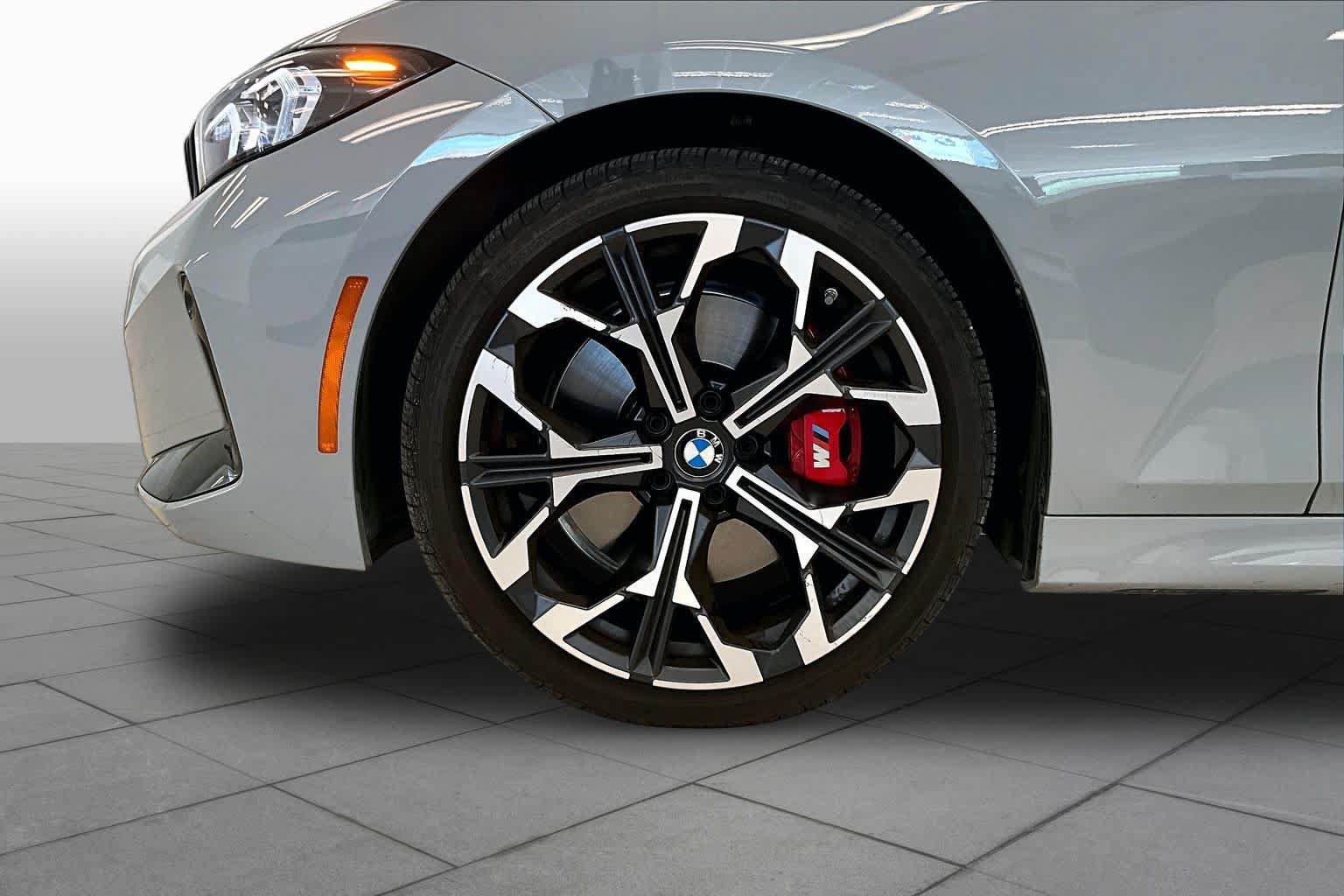 Used 2025 BMW 330i Sedan w/ M Sport Package RWD image 9