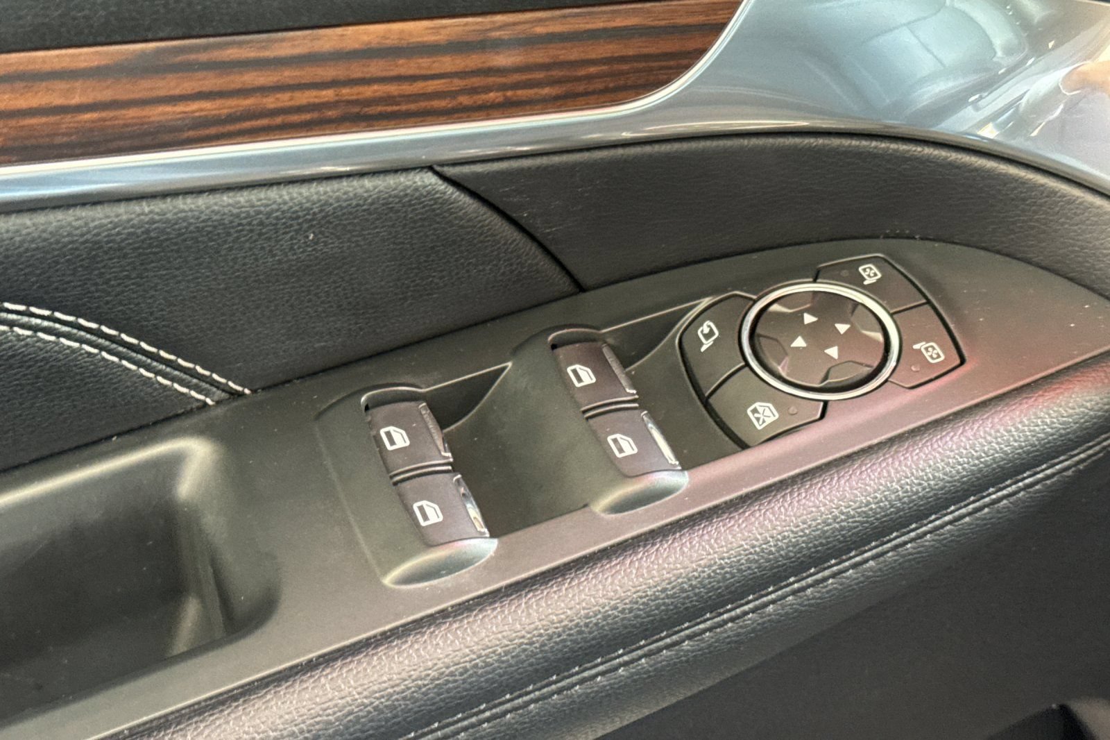 Used 2019 Ford Explorer Limited FWD image 14
