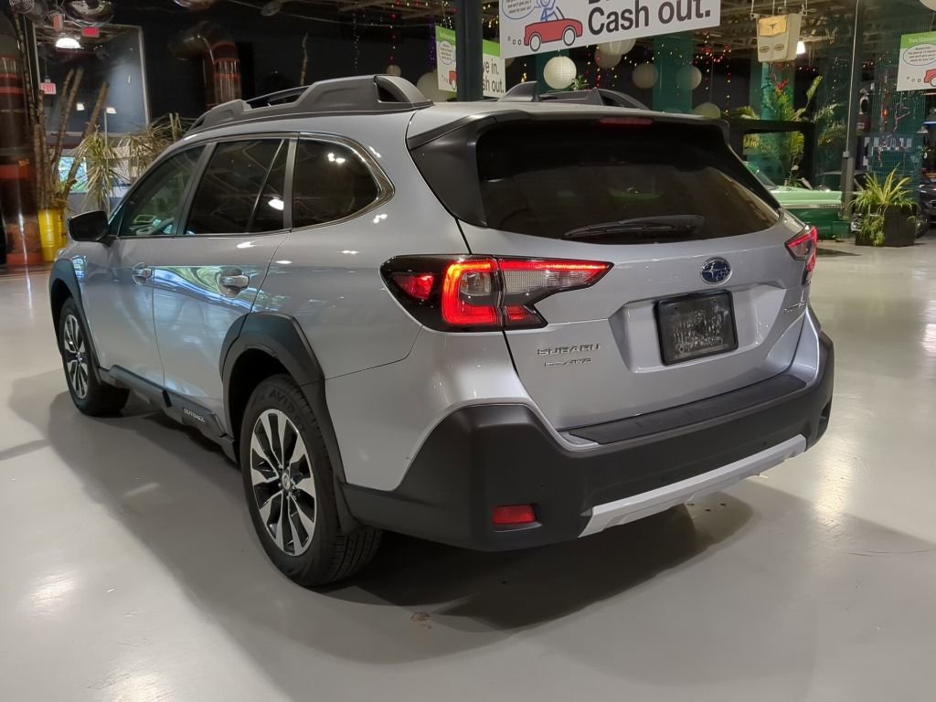 Used 2024 Subaru Outback Limited AWD/4WD image 9
