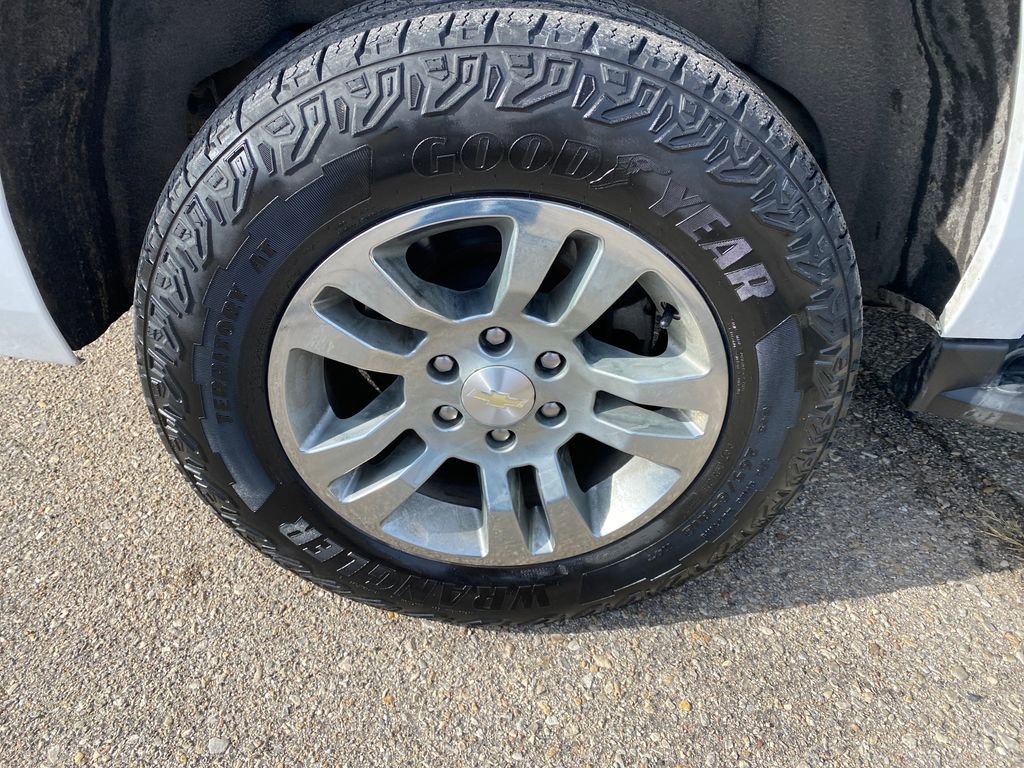 Used 2020 Chevrolet Suburban LT image 31