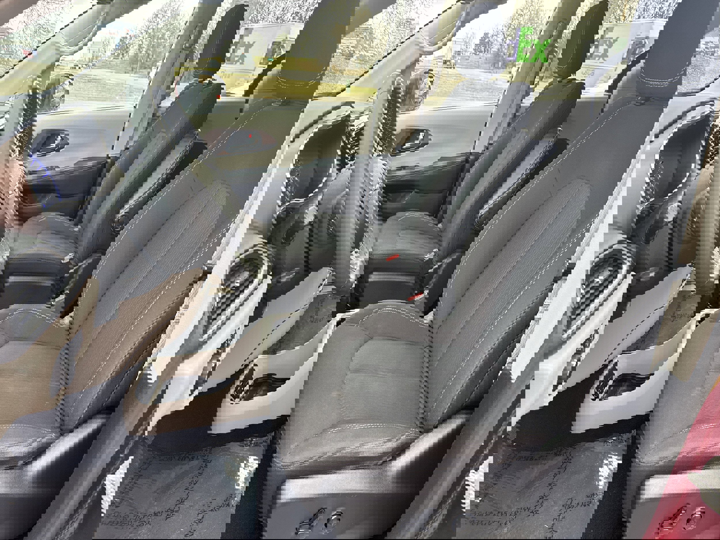 Used 2023 Chrysler Voyager LX FWD image 3