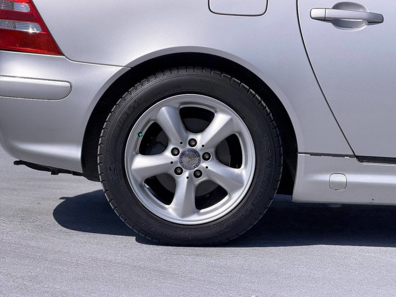 Used 2001 Mercedes-Benz SLK 320 image 18