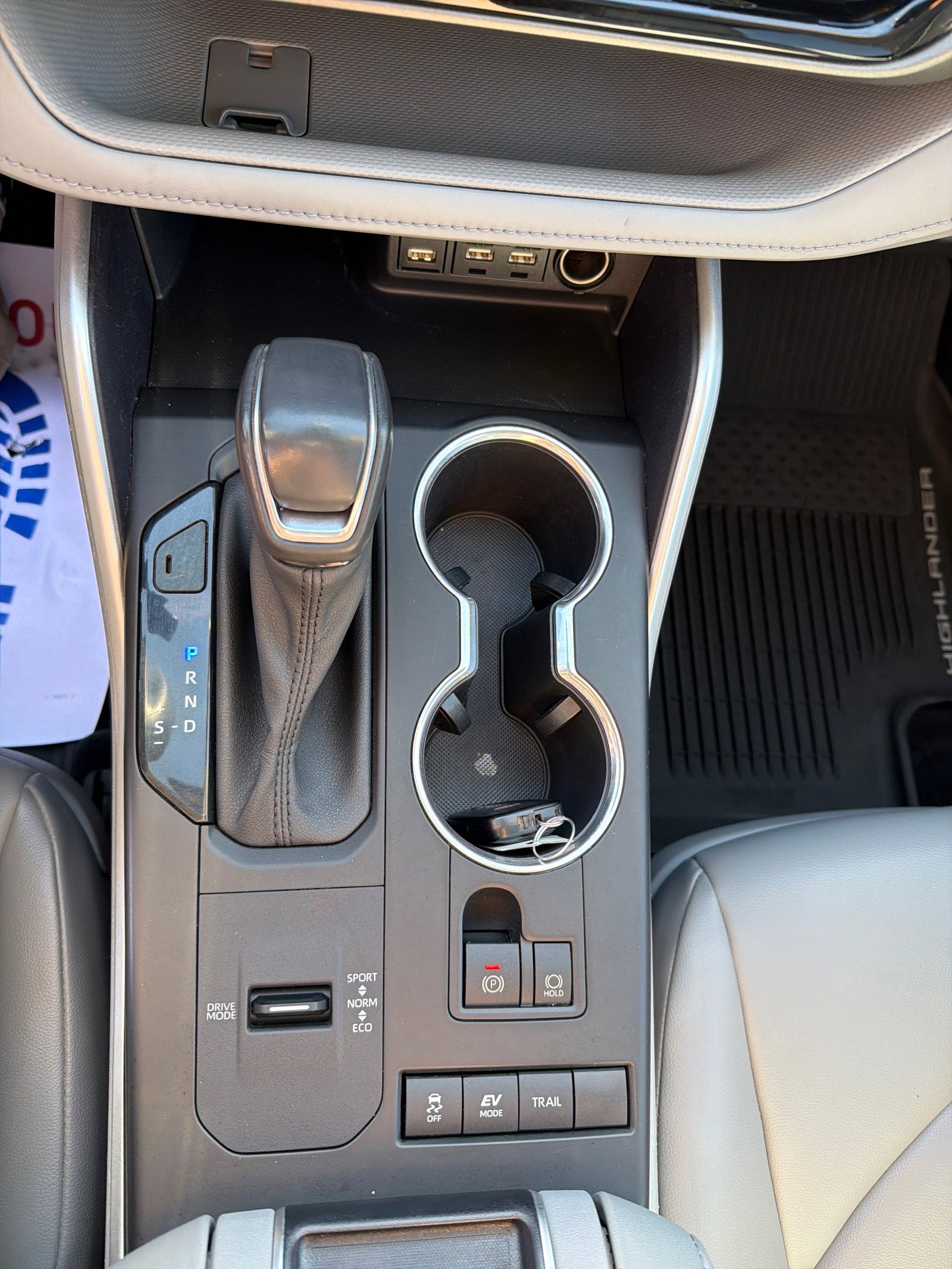 Used 2021 Toyota Highlander XLE image 20