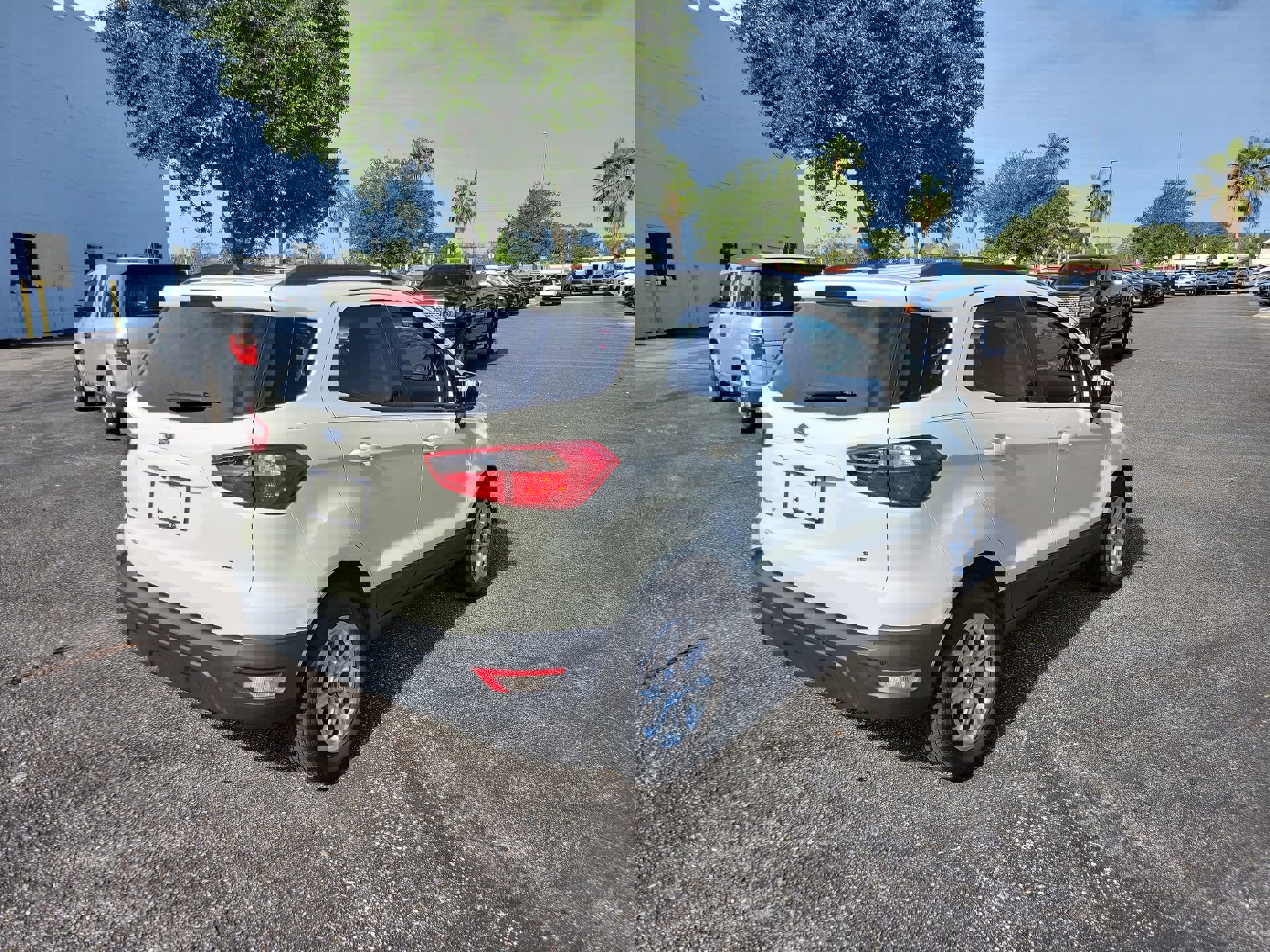 Used 2021 Ford EcoSport SE w/ SE Convenience Package FWD image 5