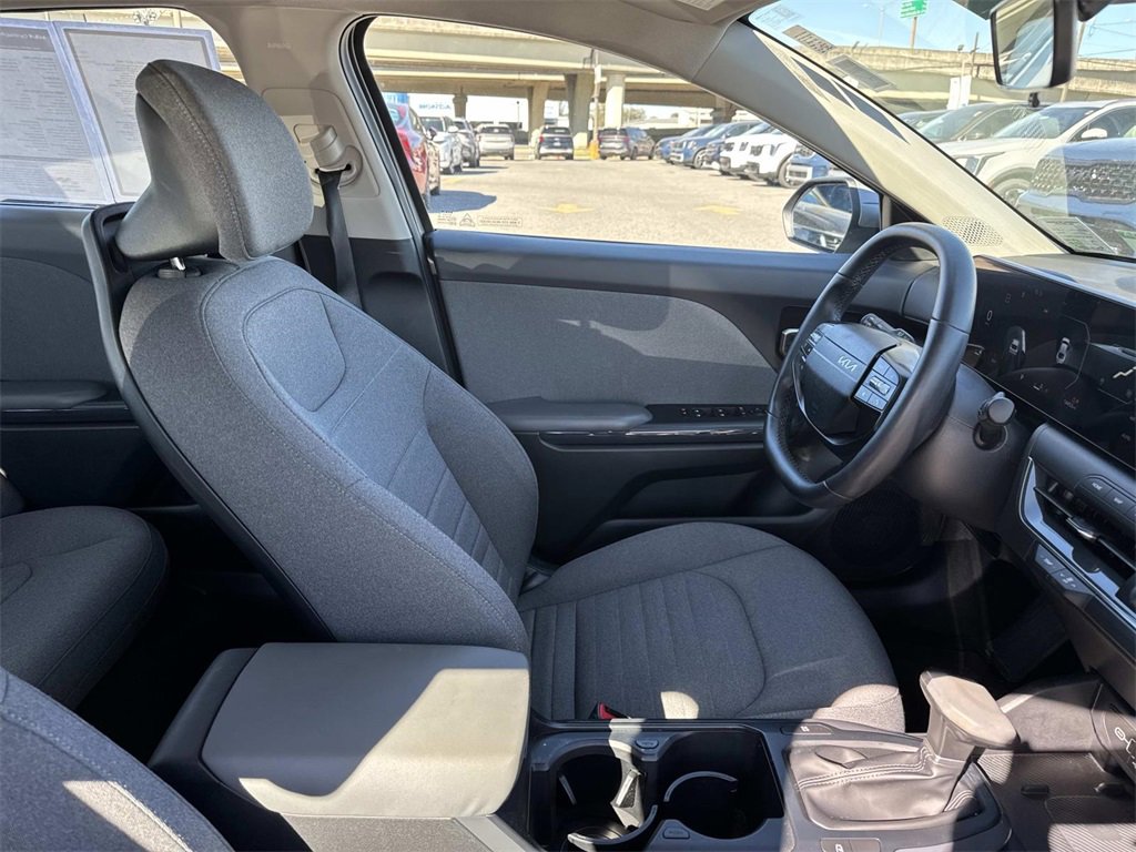 Certified 2025 Kia K4 EX image 22