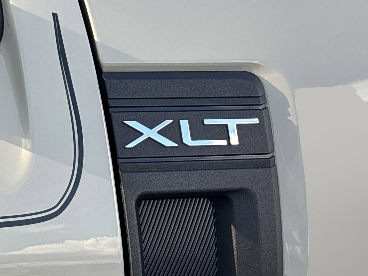 New 2025 Ford Maverick XLT image 9