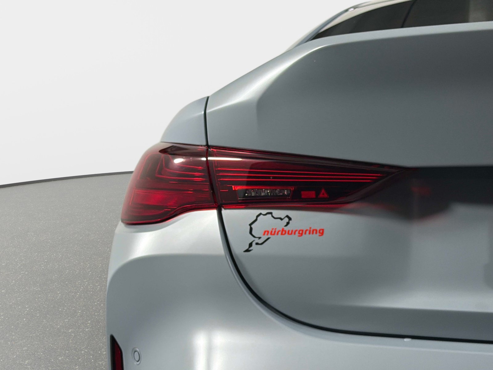 Used 2023 BMW M4 CSL RWD image 9