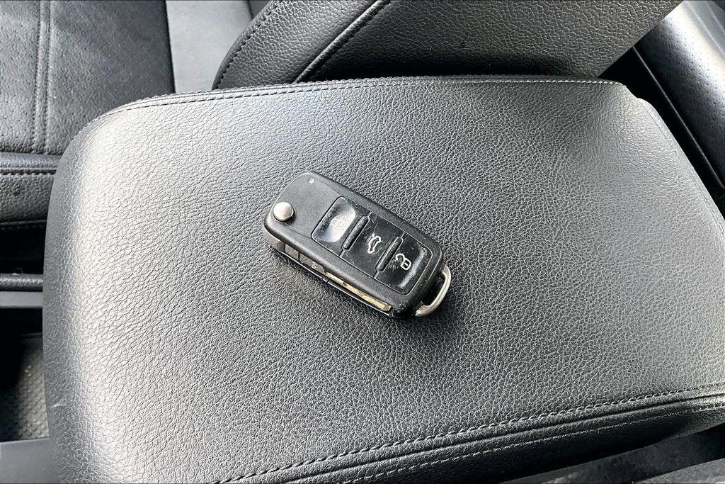 Used 2015 Volkswagen Passat 1.8T image 10