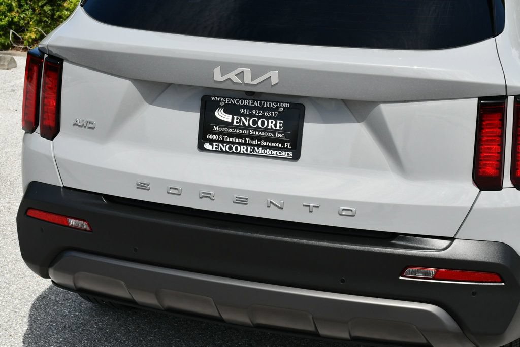 Used 2022 Kia Sorento S w/ Panoramic Sunroof Package AWD/4WD image 10