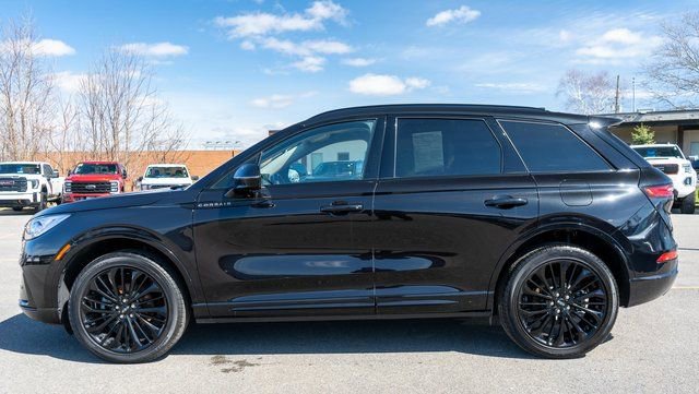 Used 2025 Lincoln Corsair Reserve w/ Jet Appearance Package image 9