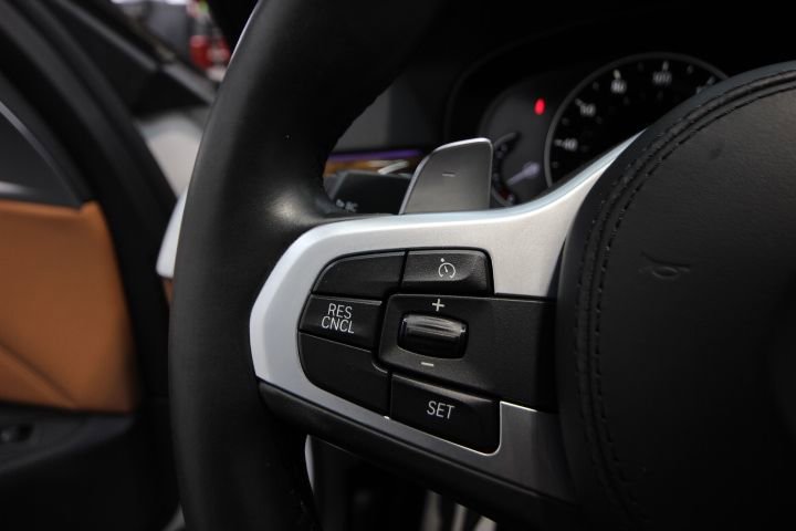 Used 2018 BMW 540i xDrive image 18