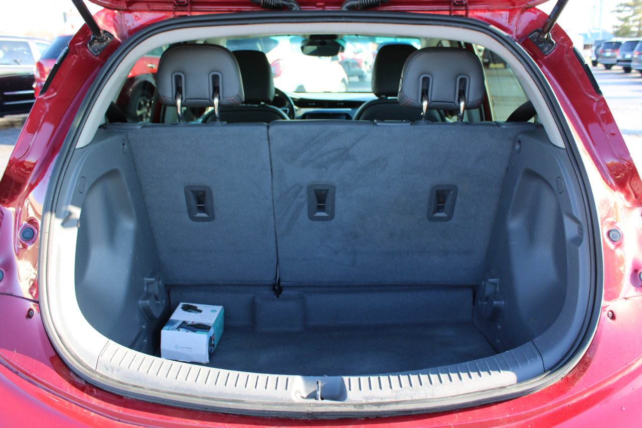 Used 2020 Chevrolet Bolt Premier w/ Infotainment Package image 8