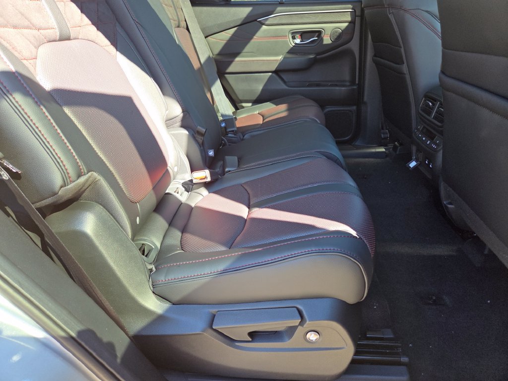 New 2026 Honda Pilot Black Edition image 31