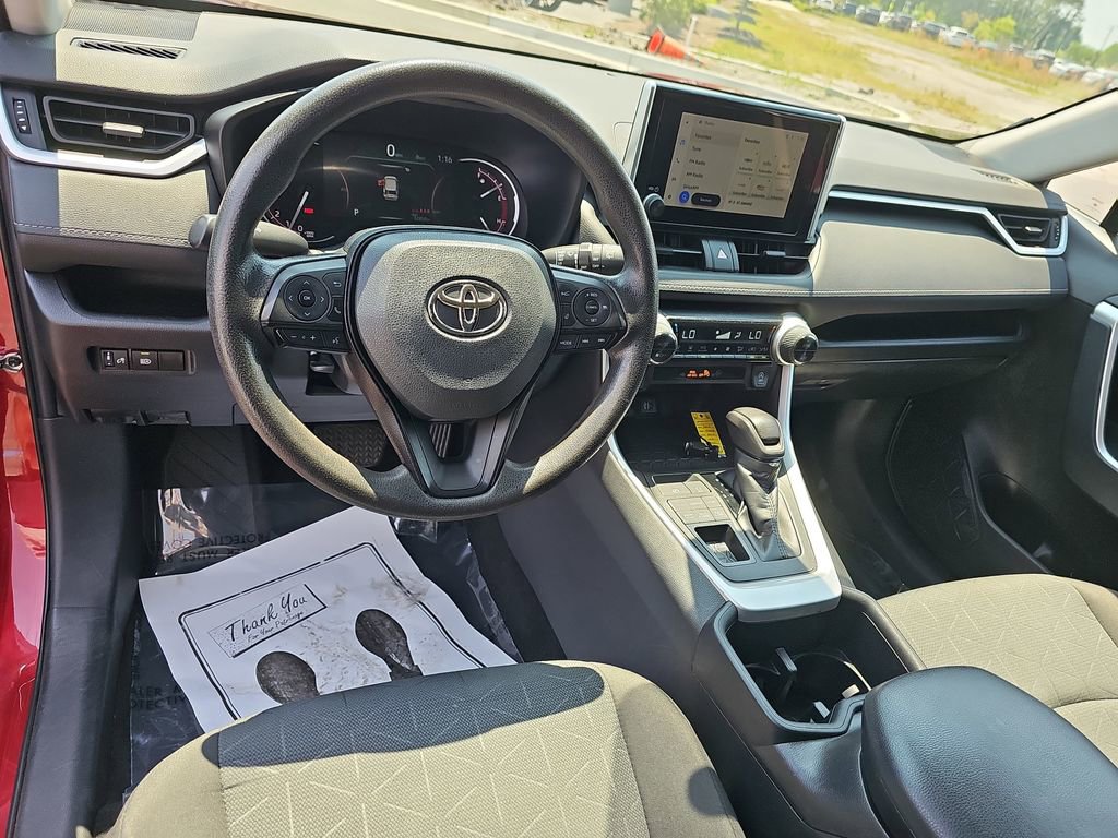 Used 2023 Toyota RAV4 XLE AWD/4WD image 19