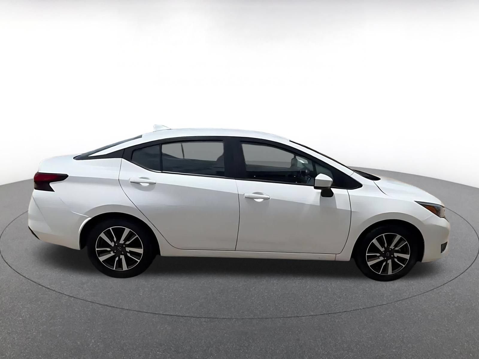 Used 2025 Nissan Versa SV FWD image 15