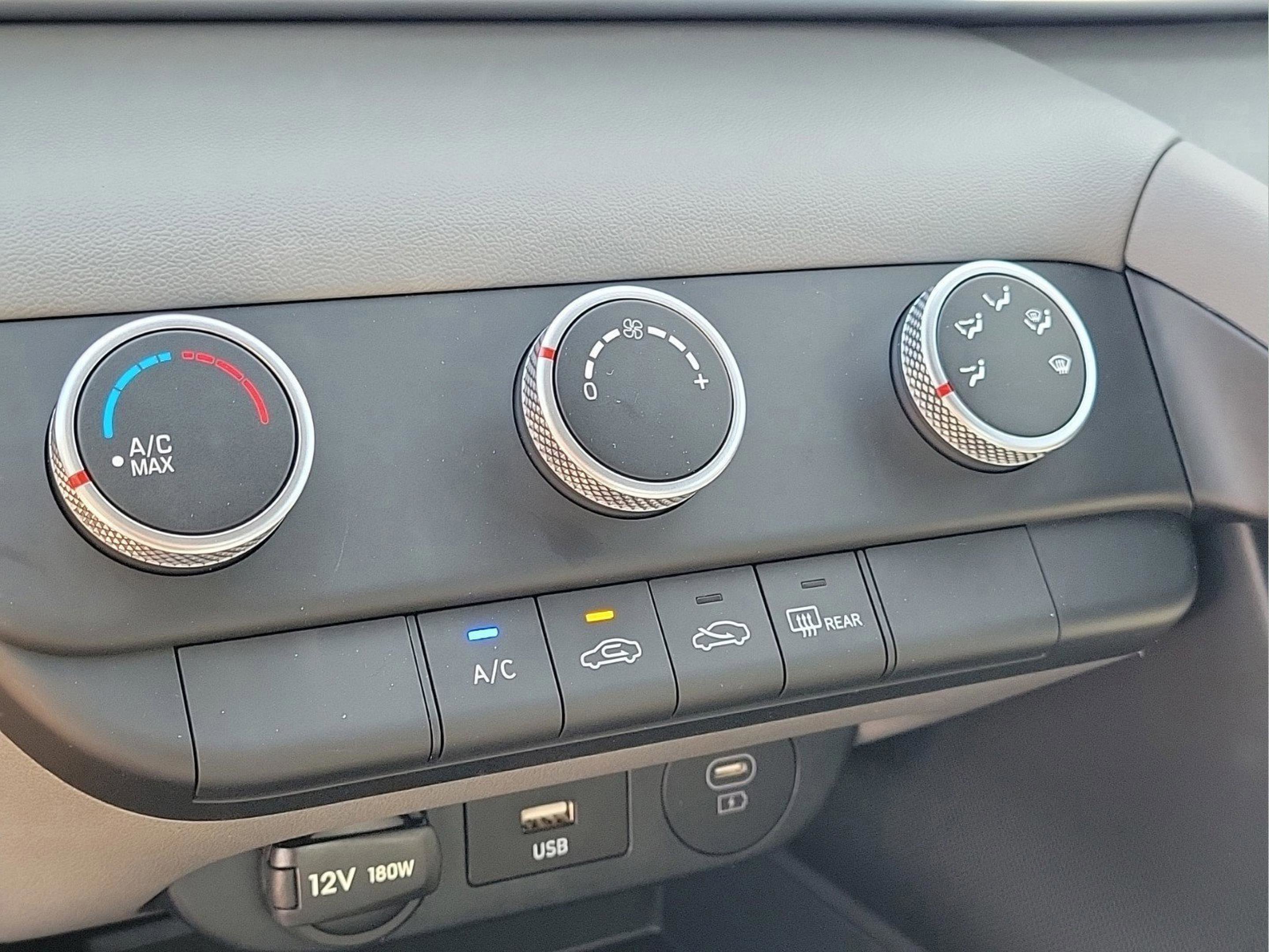 New 2026 Hyundai Elantra SE image 9