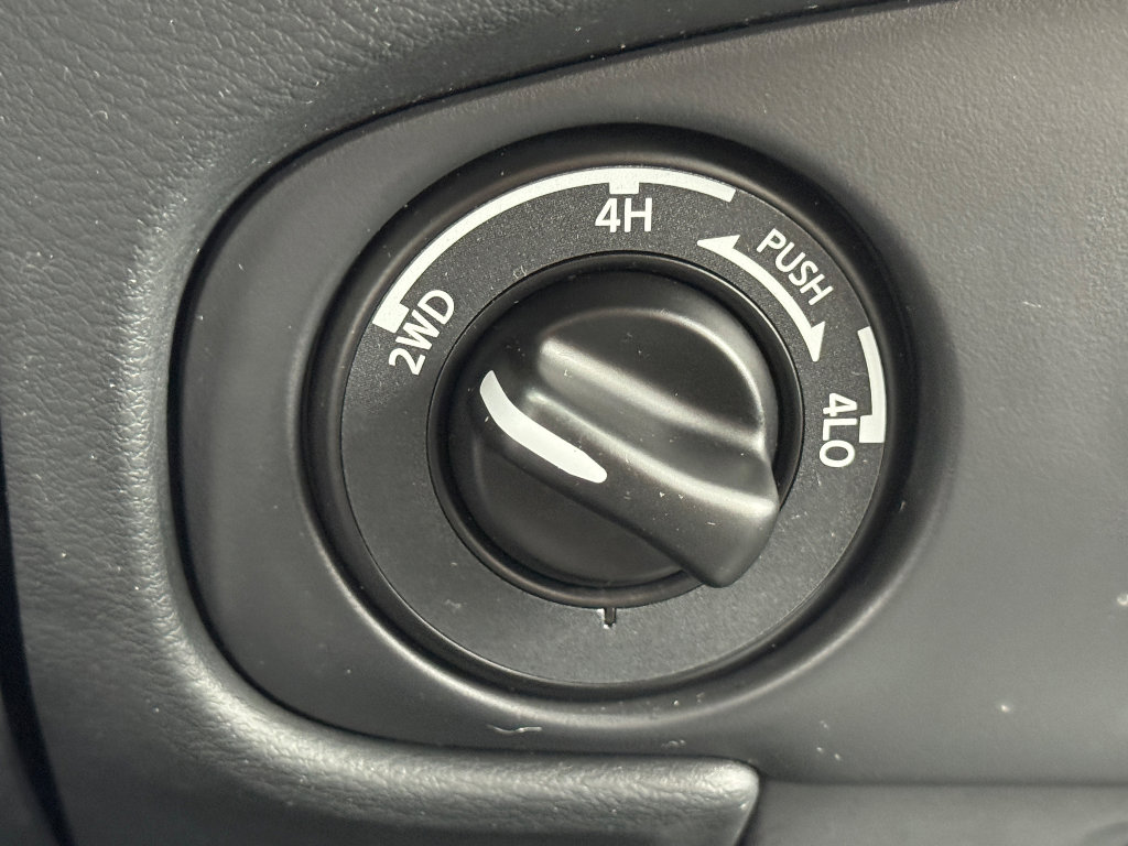 Used 2023 Nissan Frontier SV w/ Technology Package image 17