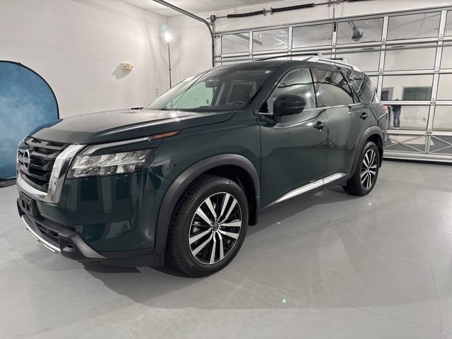 Used 2023 Nissan Pathfinder Platinum AWD/4WD image 4