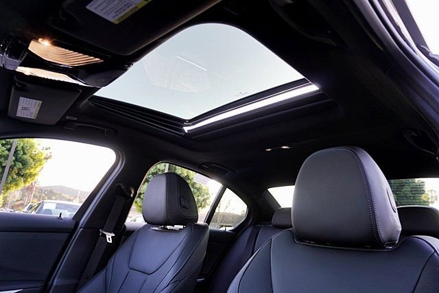 Used 2025 BMW 330i xDrive Sedan w/ Convenience Package image 16