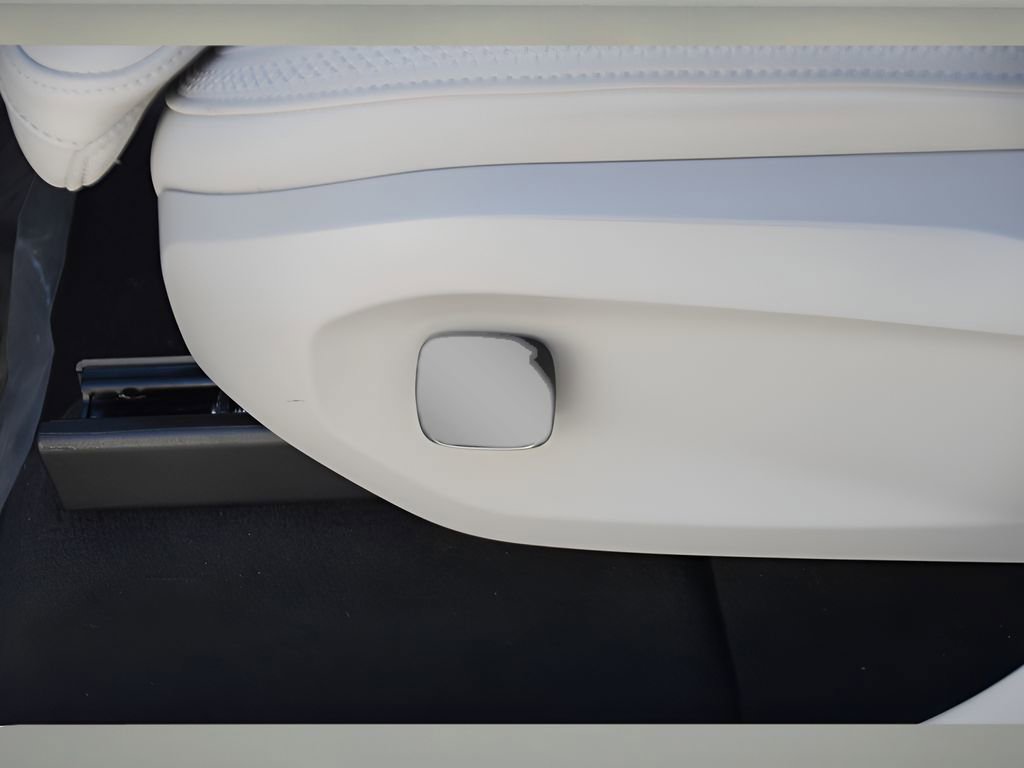 Used 2025 Volvo EX90 Ultra image 35