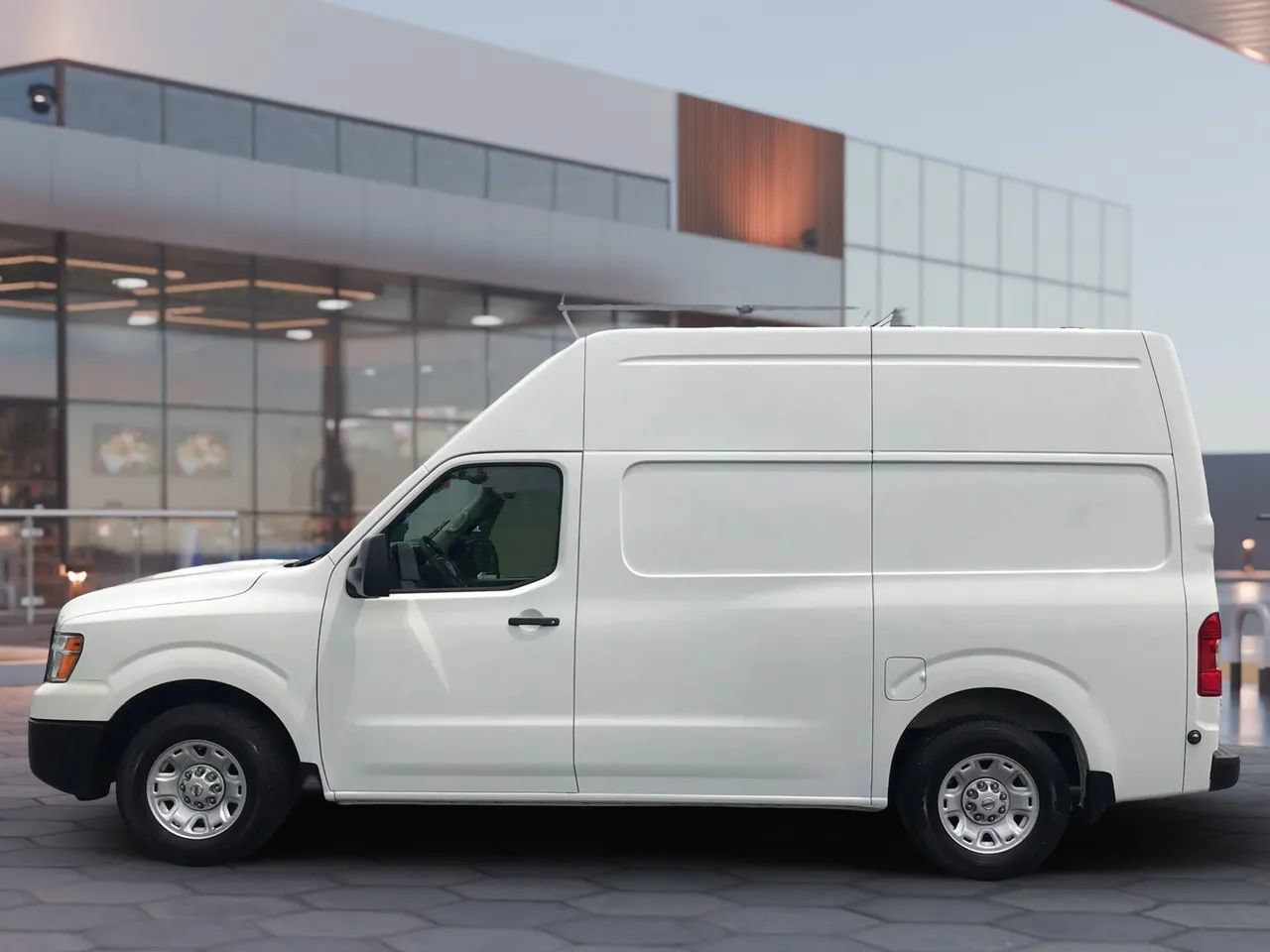 Used 2018 Nissan NV 2500 SV w/ Navigation Package RWD image 6
