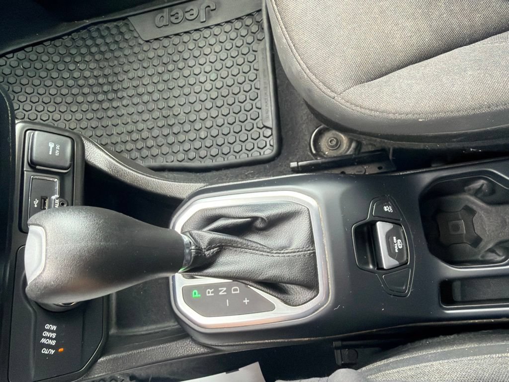 Used 2020 Jeep Renegade Altitude AWD/4WD image 18