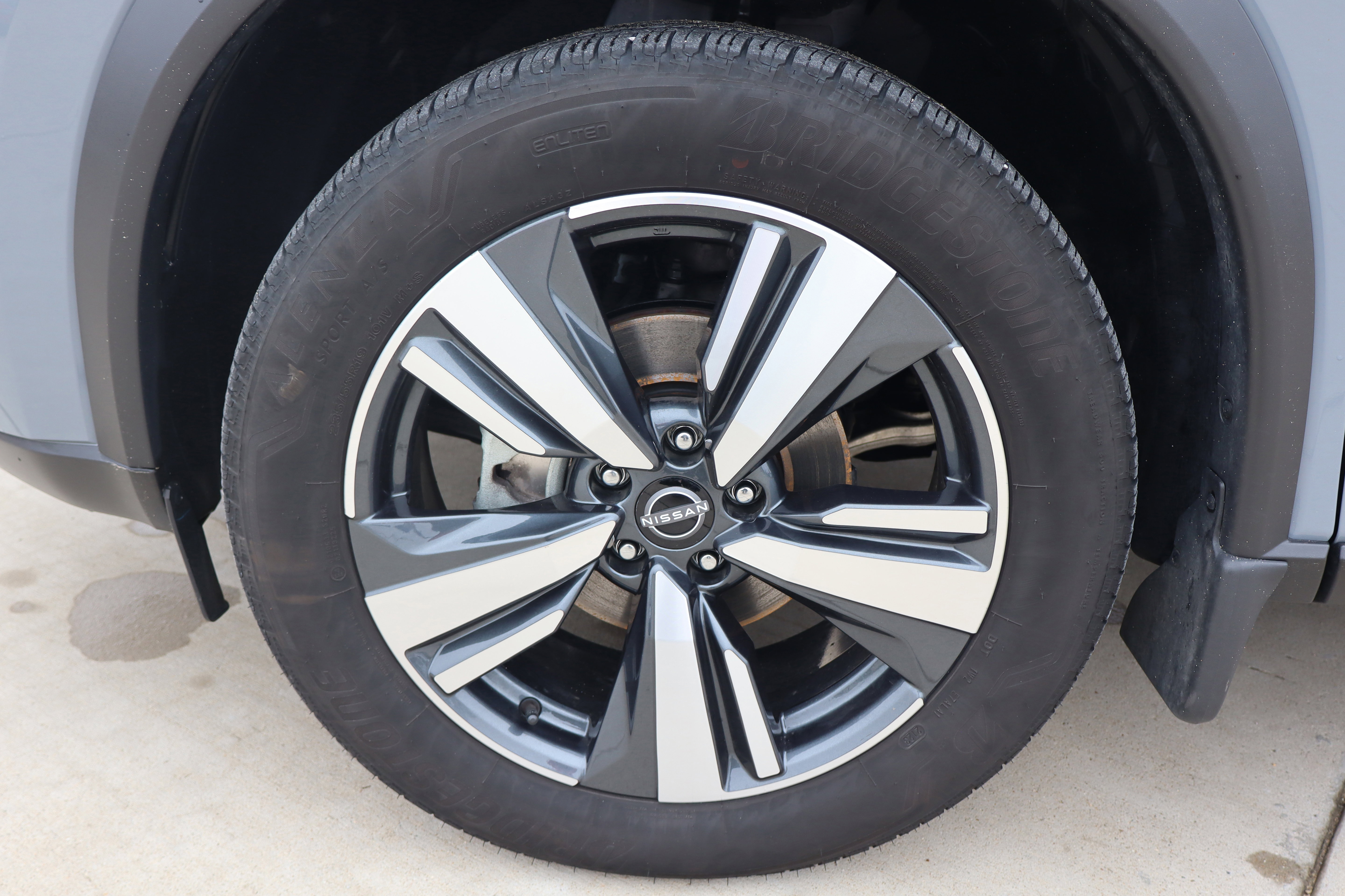 Used 2023 Nissan Rogue SL image 30