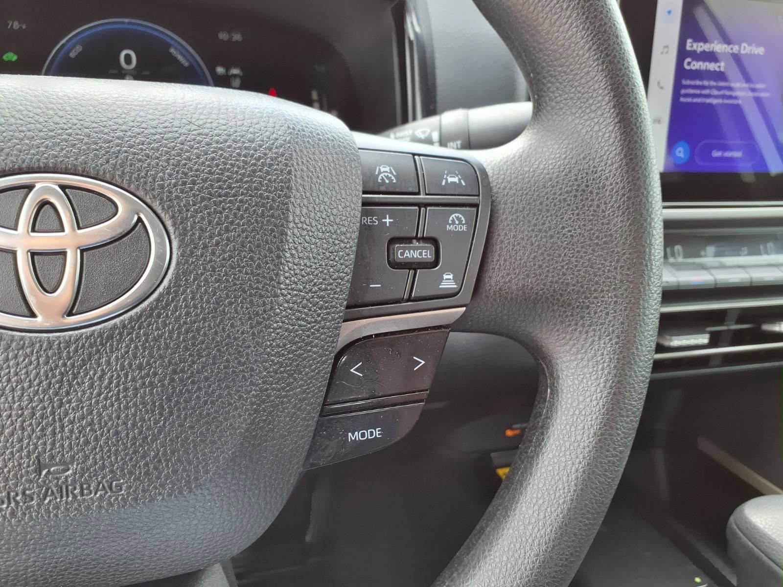 Used 2025 Toyota Camry LE FWD image 21