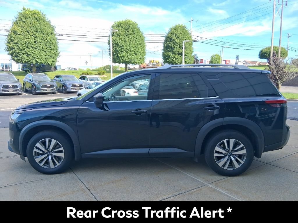 Used 2022 Nissan Pathfinder SL w/ Lighting Package (N92) AWD/4WD image 7