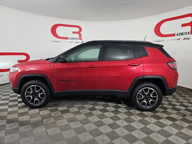 Certified 2025 Jeep Compass Trailhawk w/ Trailhawk Elite Group image 4