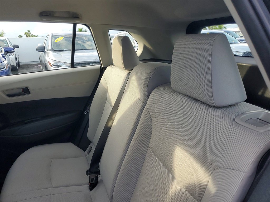 Used 2025 Toyota Corolla Cross L image 12