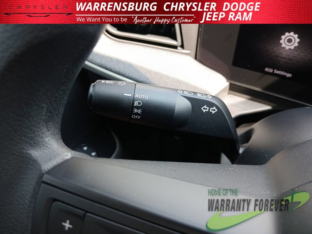 Used 2026 Nissan Kicks SV FWD image 17