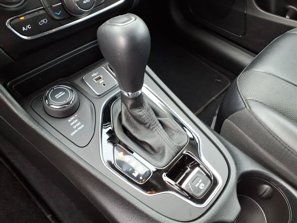 Used 2022 Jeep Cherokee Limited AWD/4WD image 33