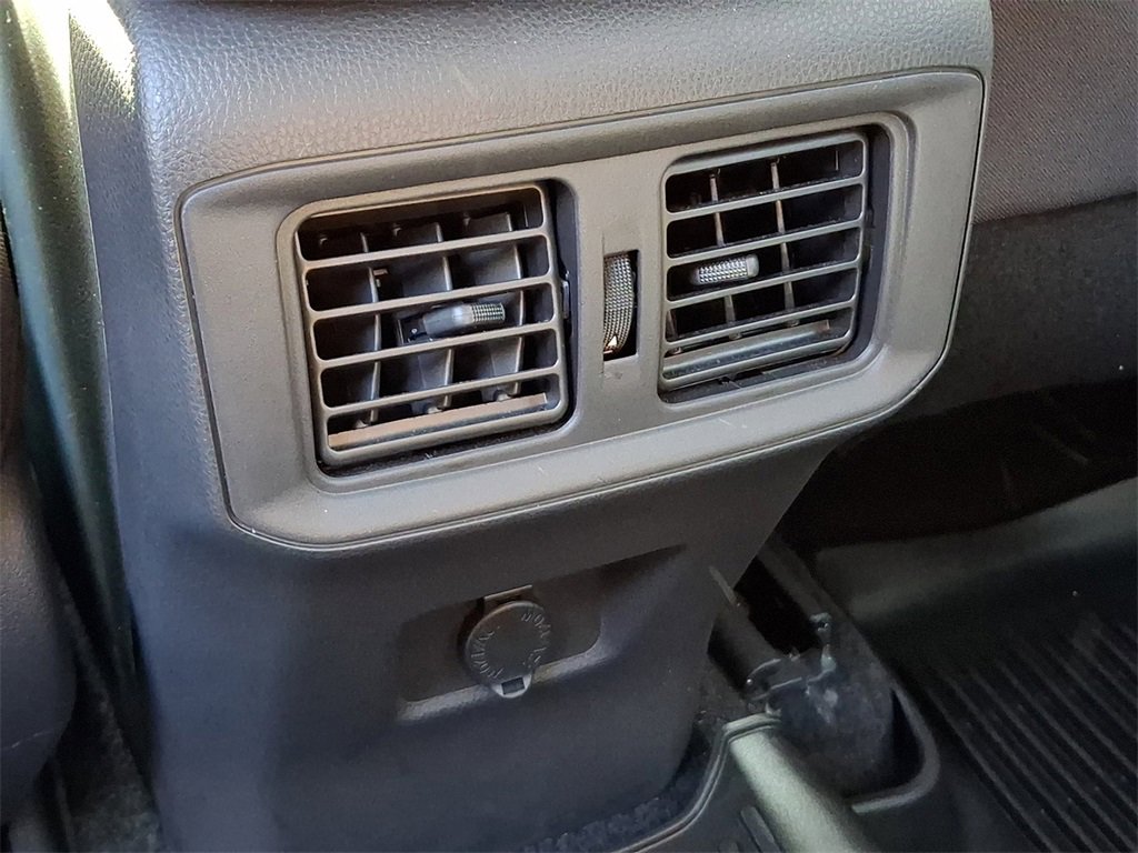 Used 2022 Toyota RAV4 LE image 11