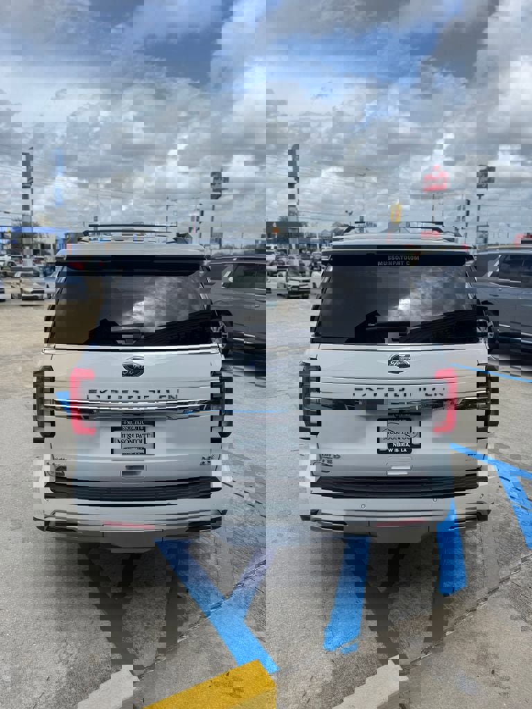 Used 2024 Ford Expedition Max Limited image 6