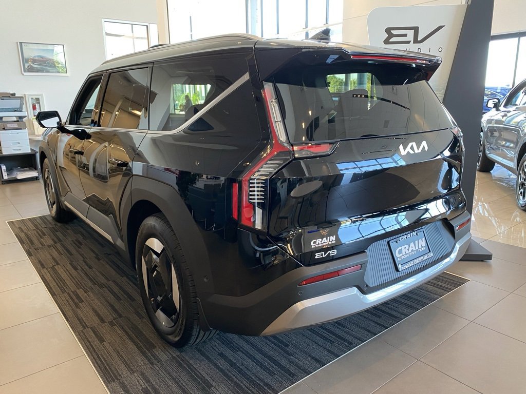 New 2026 Kia EV9 Wind image 5