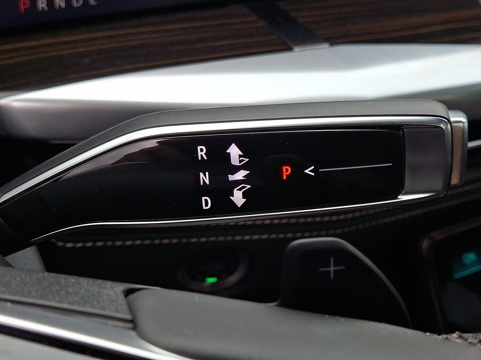 Used 2025 Cadillac Escalade Premium Luxury image 18