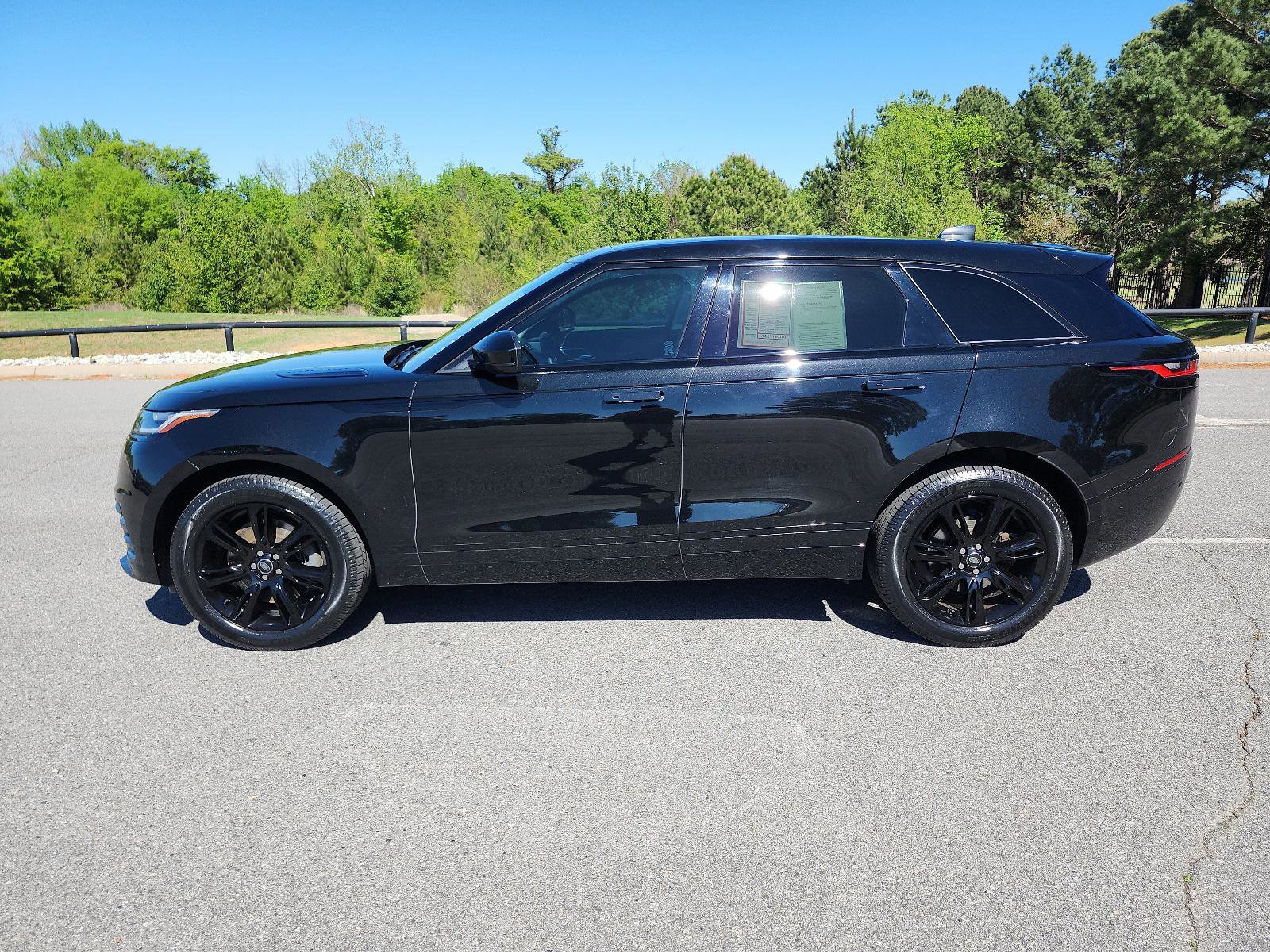 Used 2023 Land Rover Range Rover Velar R-Dynamic S image 2