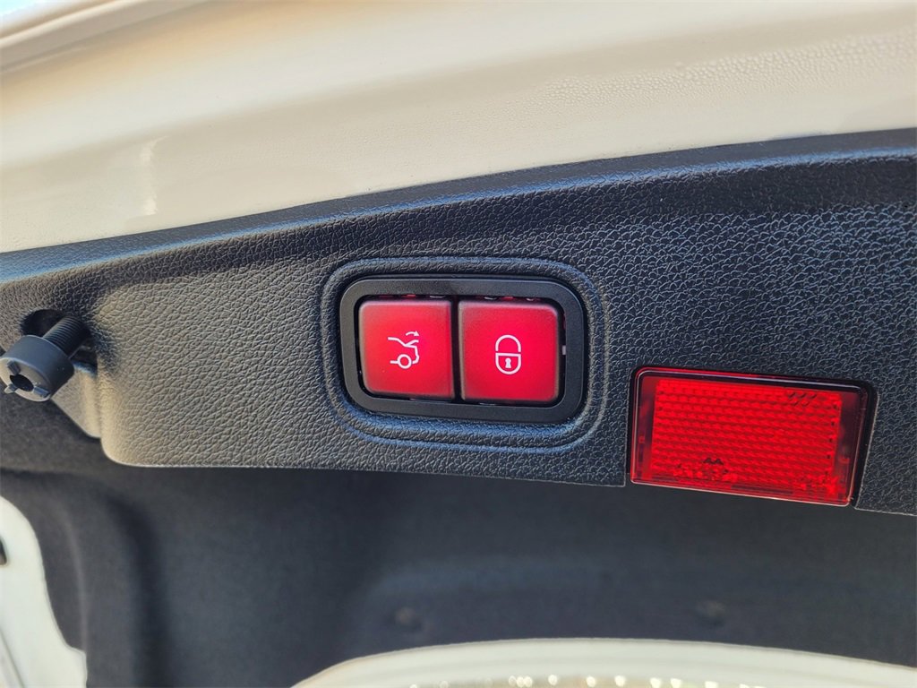 Used 2021 Mercedes-Benz C 300 C 300 w/ AMG Line image 9