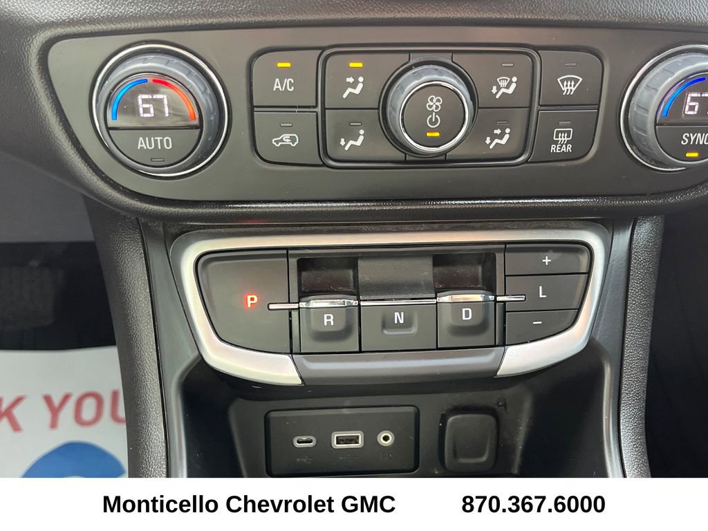 Used 2024 GMC Terrain SLE w/ Driver Convenience Package FWD image 19