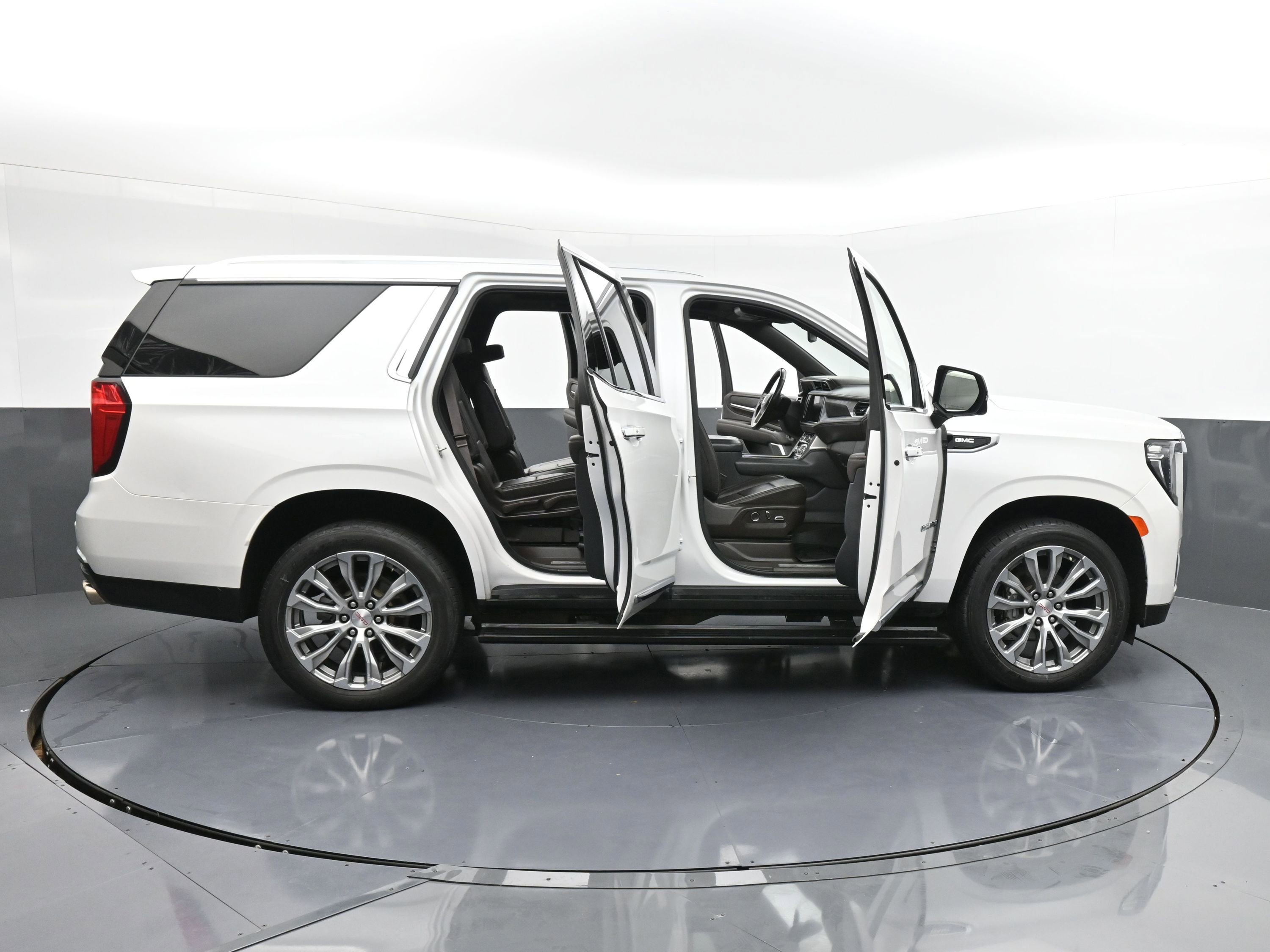 Used 2021 GMC Yukon Denali image 34