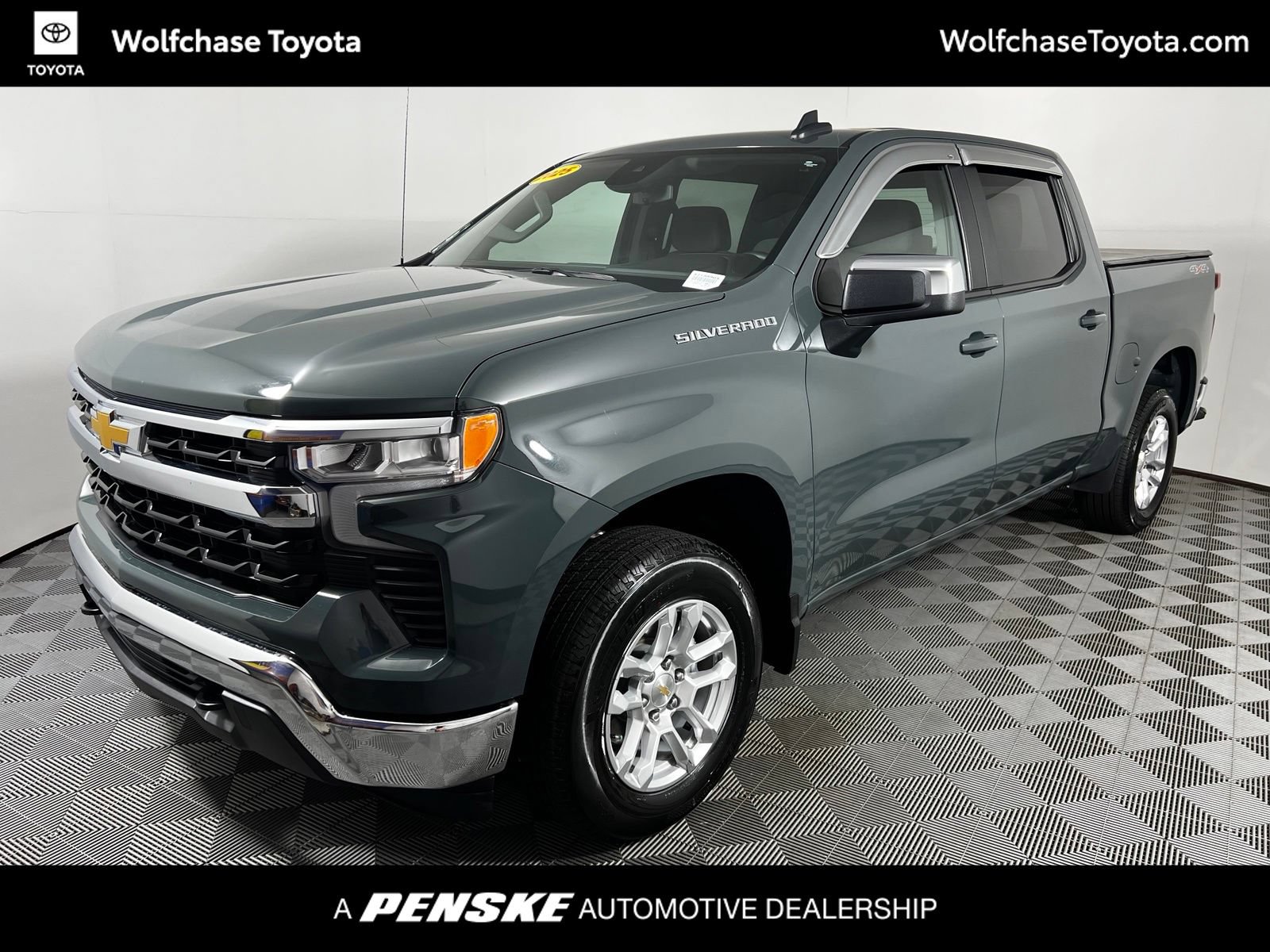 Used 2025 Chevrolet Silverado 1500 LT AWD/4WD image 1