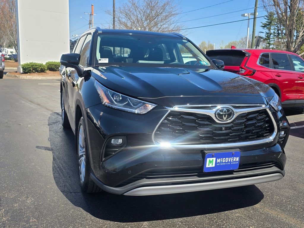 Used 2023 Toyota Highlander Platinum AWD/4WD image 10