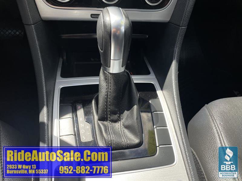Used 2012 Volkswagen Passat 2.5 SE FWD image 19